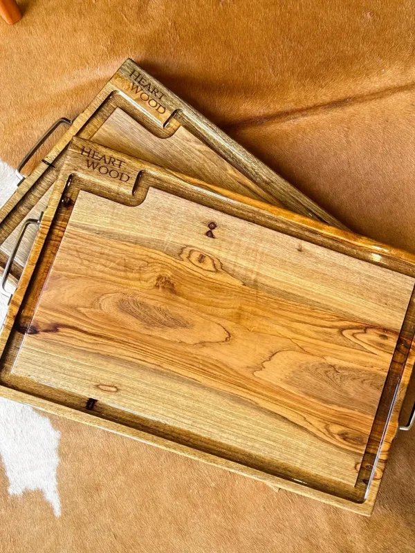 Tabla Artesanal HeartWood 40c60cm con Manija y en Resina